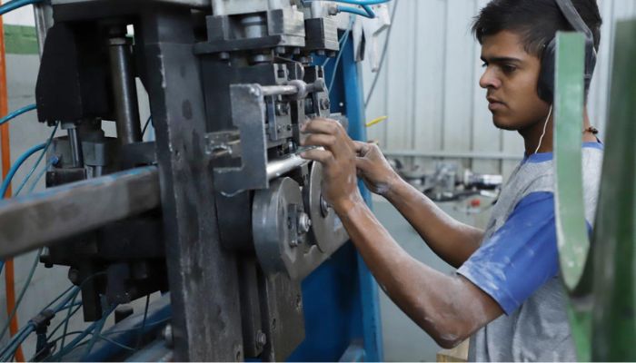  Indústria na frente: Agências do Trabalhador do Paraná têm 23,7 mil vagas de emprego abertas